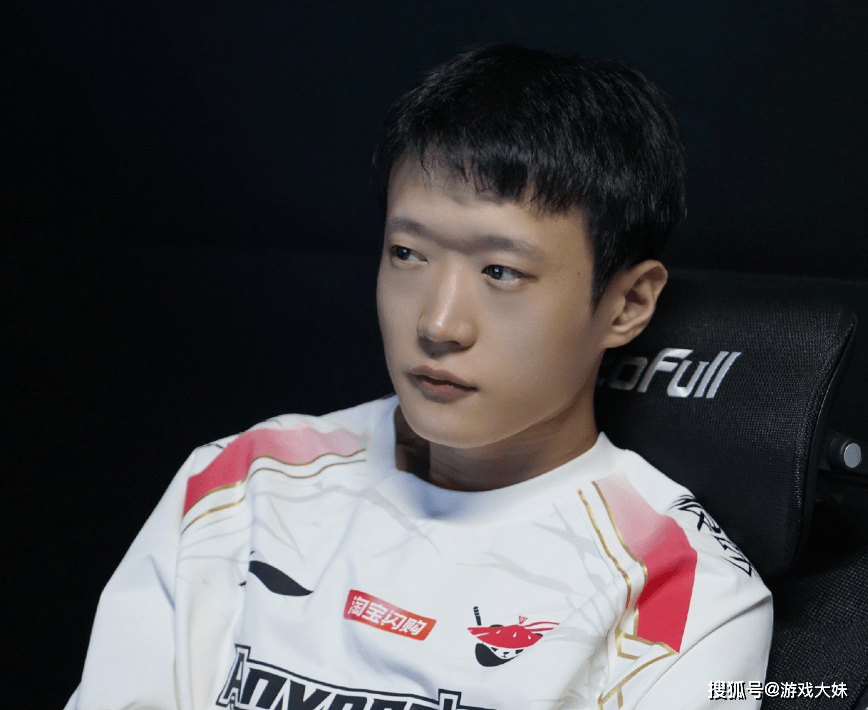 LPL第(dì)三赛段(duàn)MVP次数，两人并列第(dì)一，AL中单至今還(hái)是0次