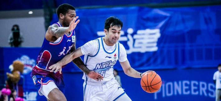 CBA新星二代因伤提前宣佈(bù)退役，巅峰赛季場(chǎng)均20分8助攻