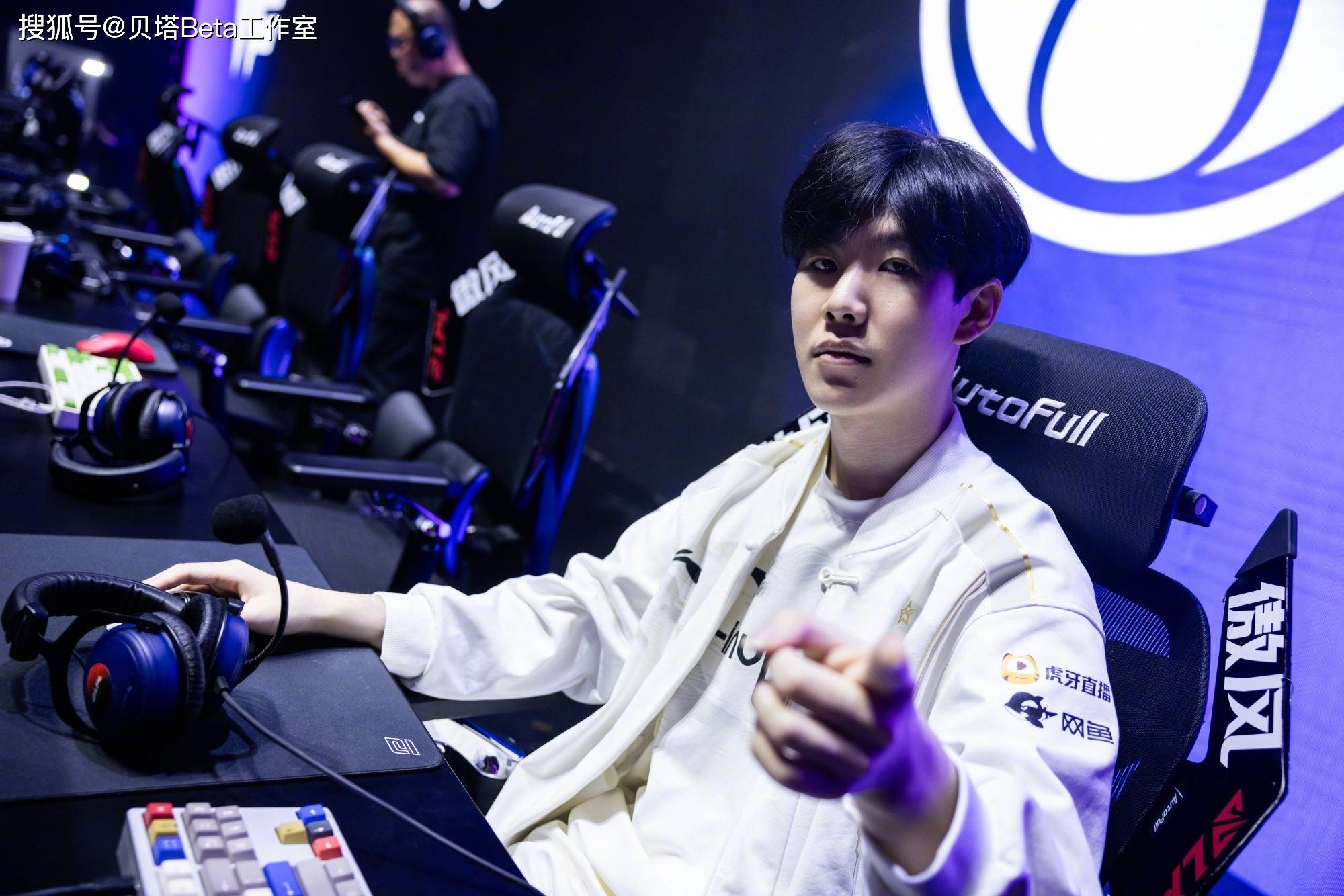 LPL最佳阵容出炉！Theshy一阵上单，knight一阵中单！Bin遗憾落选