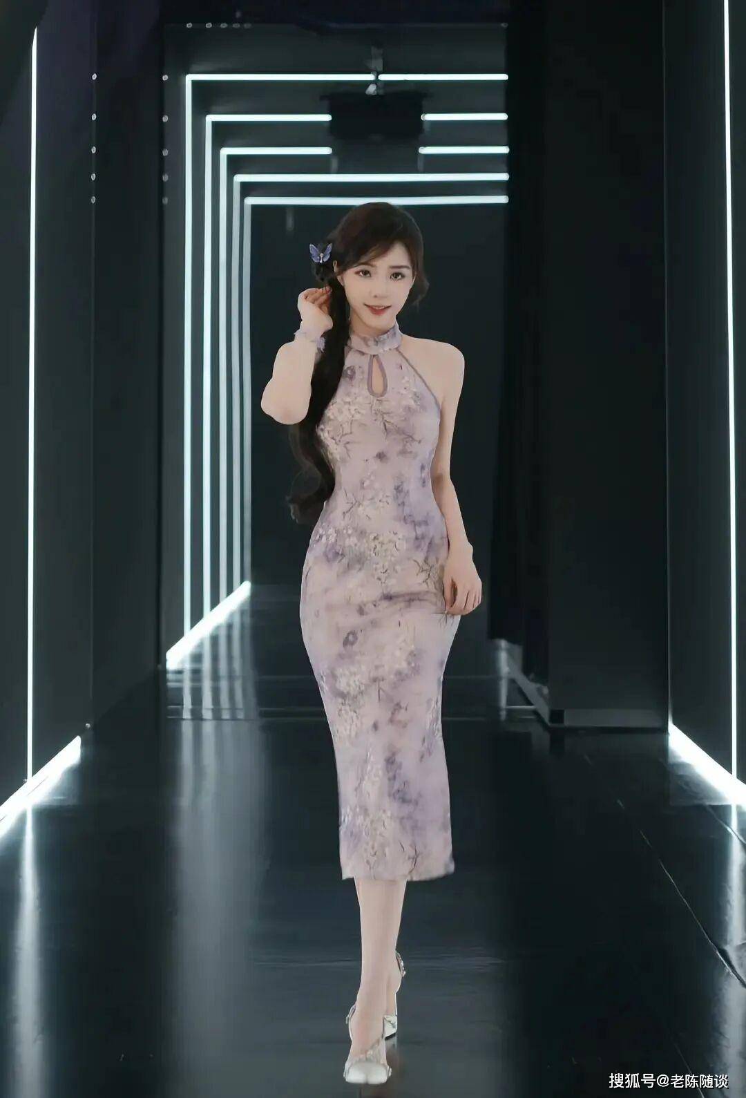 余霜,先天旗袍美体女人