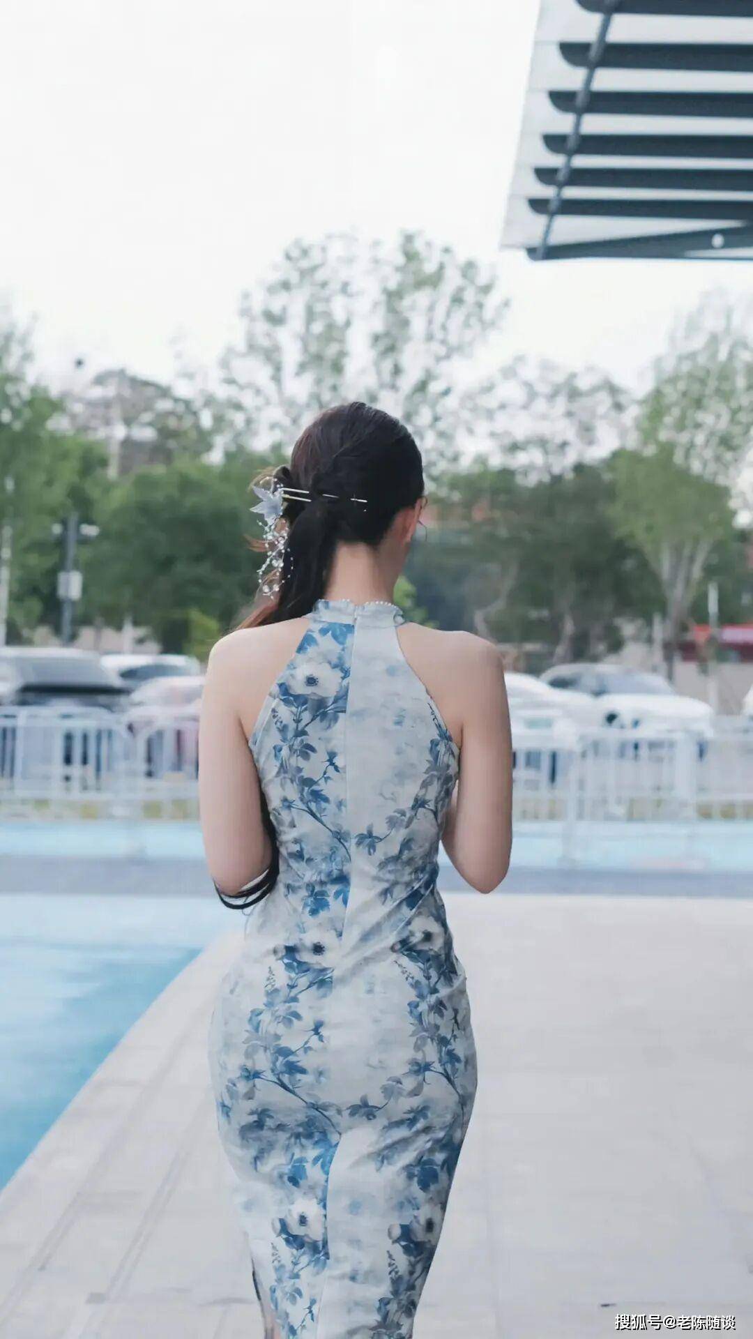 余霜,先天旗袍美体女人