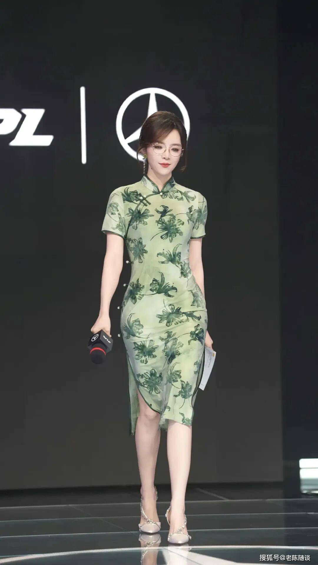 余霜,先天旗袍美体女人