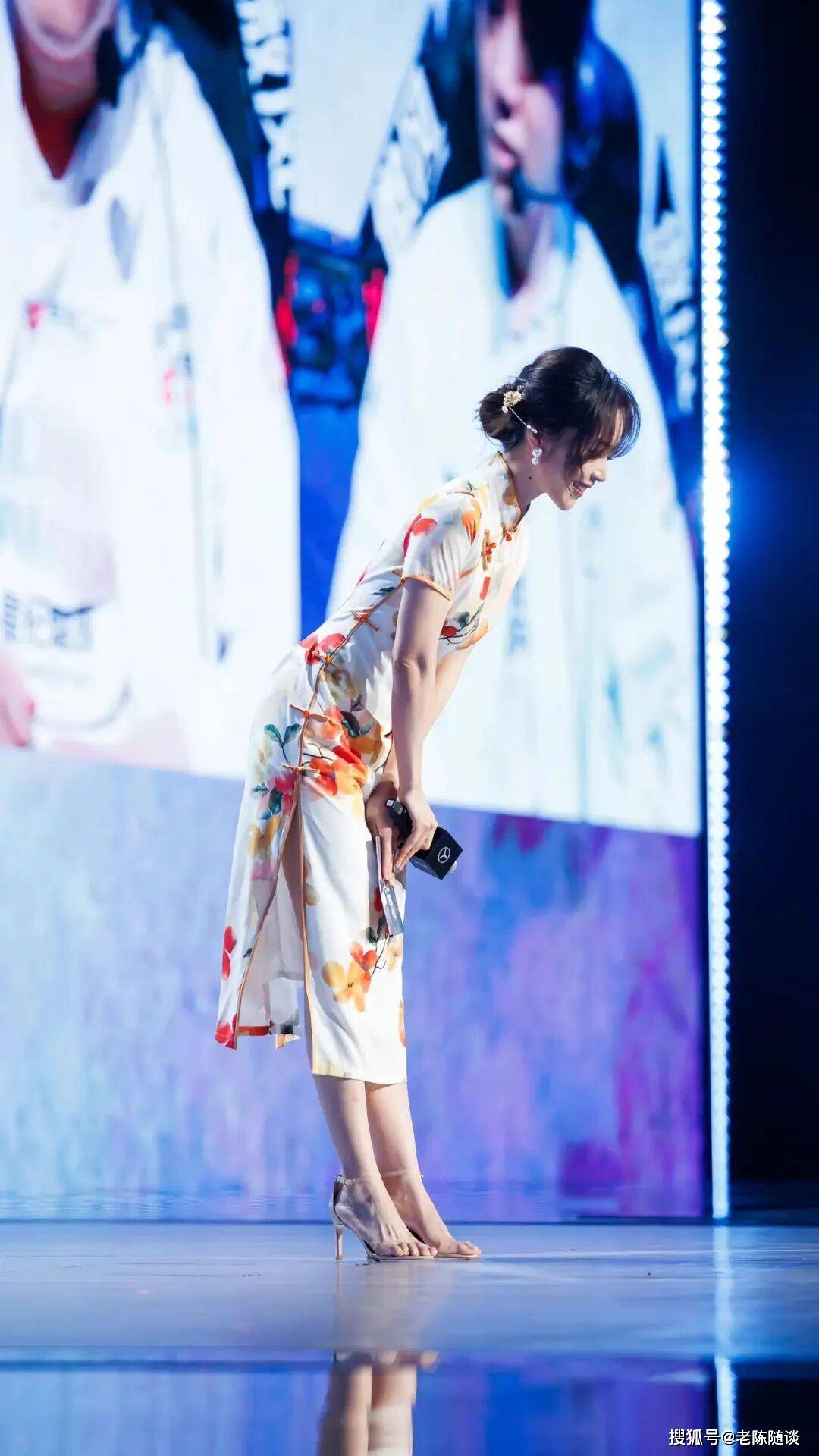 余霜,先天旗袍美体女人