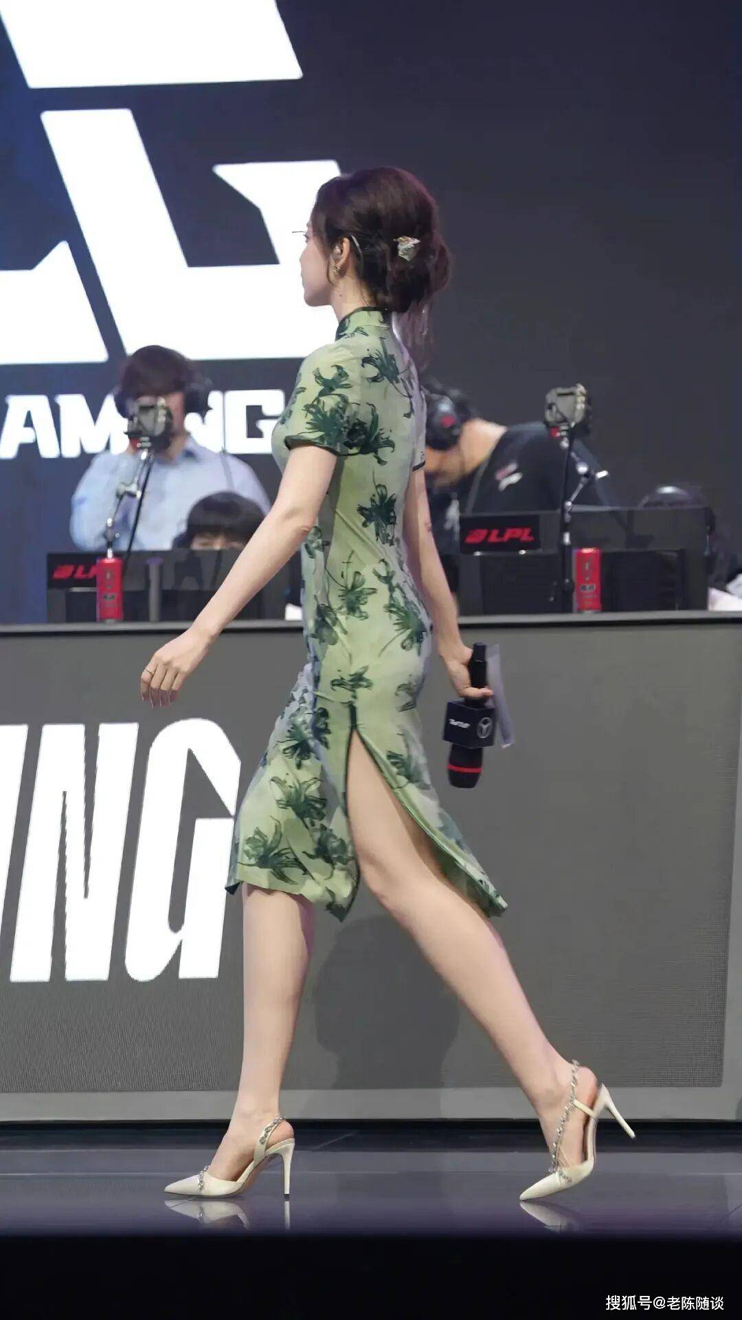 余霜,先天旗袍美体女人