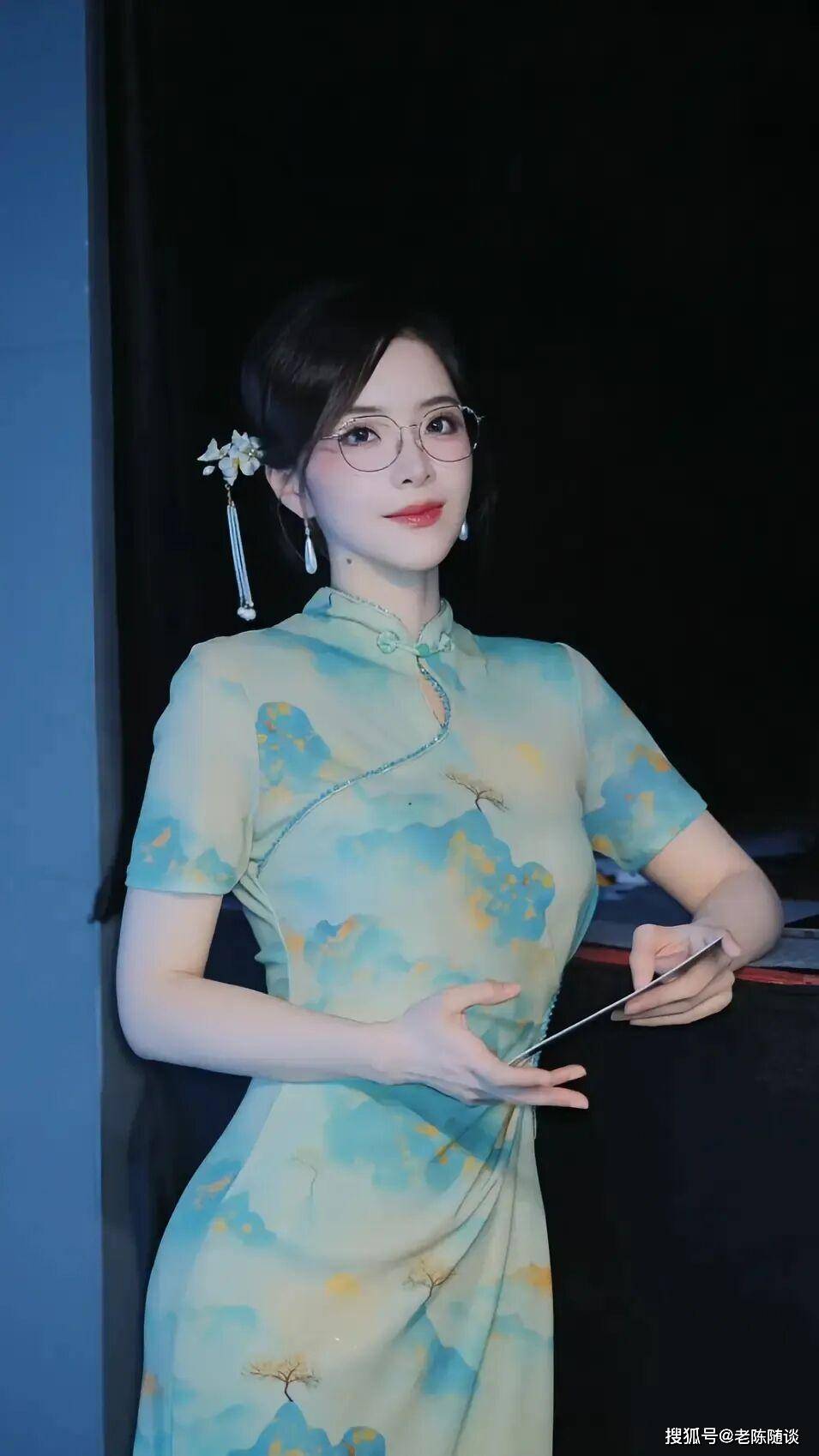 余霜,先天旗袍美体女人