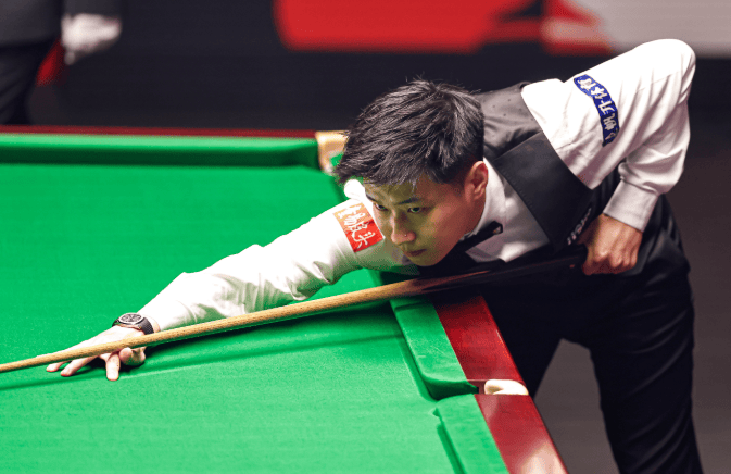 斯诺克无缝对接！金(jīn)球赛开杆，赵心童丁俊晖入围，3场世界冠军PK